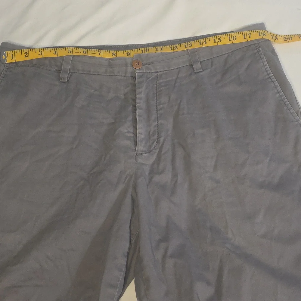 Tommy Bahama Men's Gray Flat Front Shorts